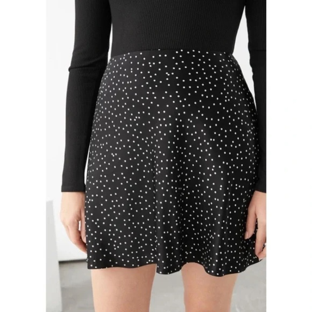 & Other Stories Los Angeles Satin polka dot flippy mini skirt black white 12